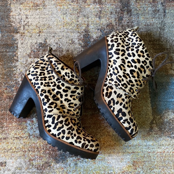SPERRY leopard lace up booties - Picture 5 of 9